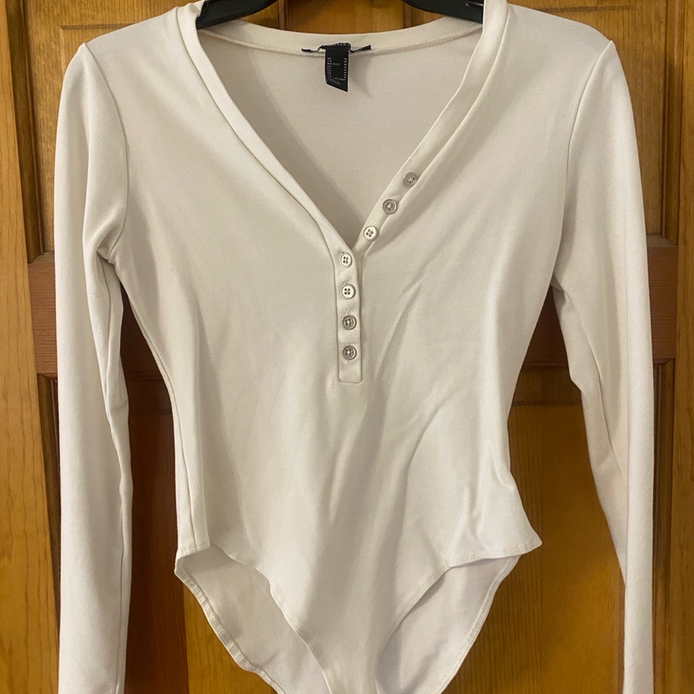 FOREVER 21 White buttons down bodysuit